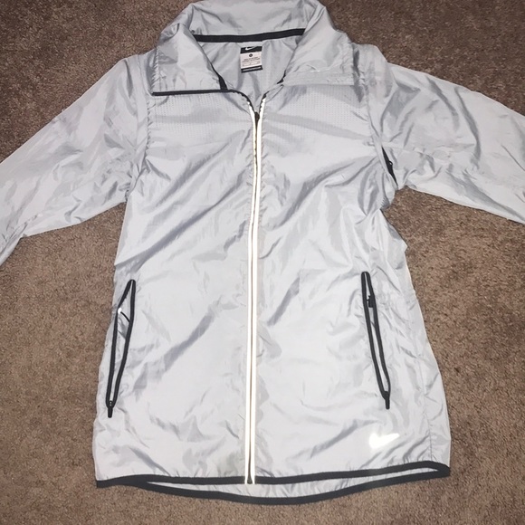 nike reflective windbreaker